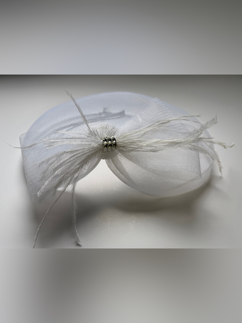 Icing Women’s White Feathered Tulle Hair Fascinator